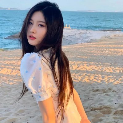 敦君与女朋友